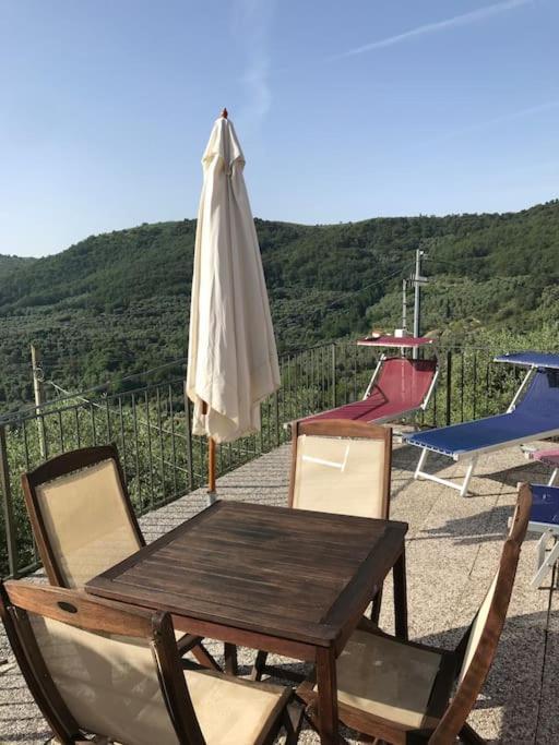 Villa Berio Due - Tuija Villa Viani Bagian luar foto