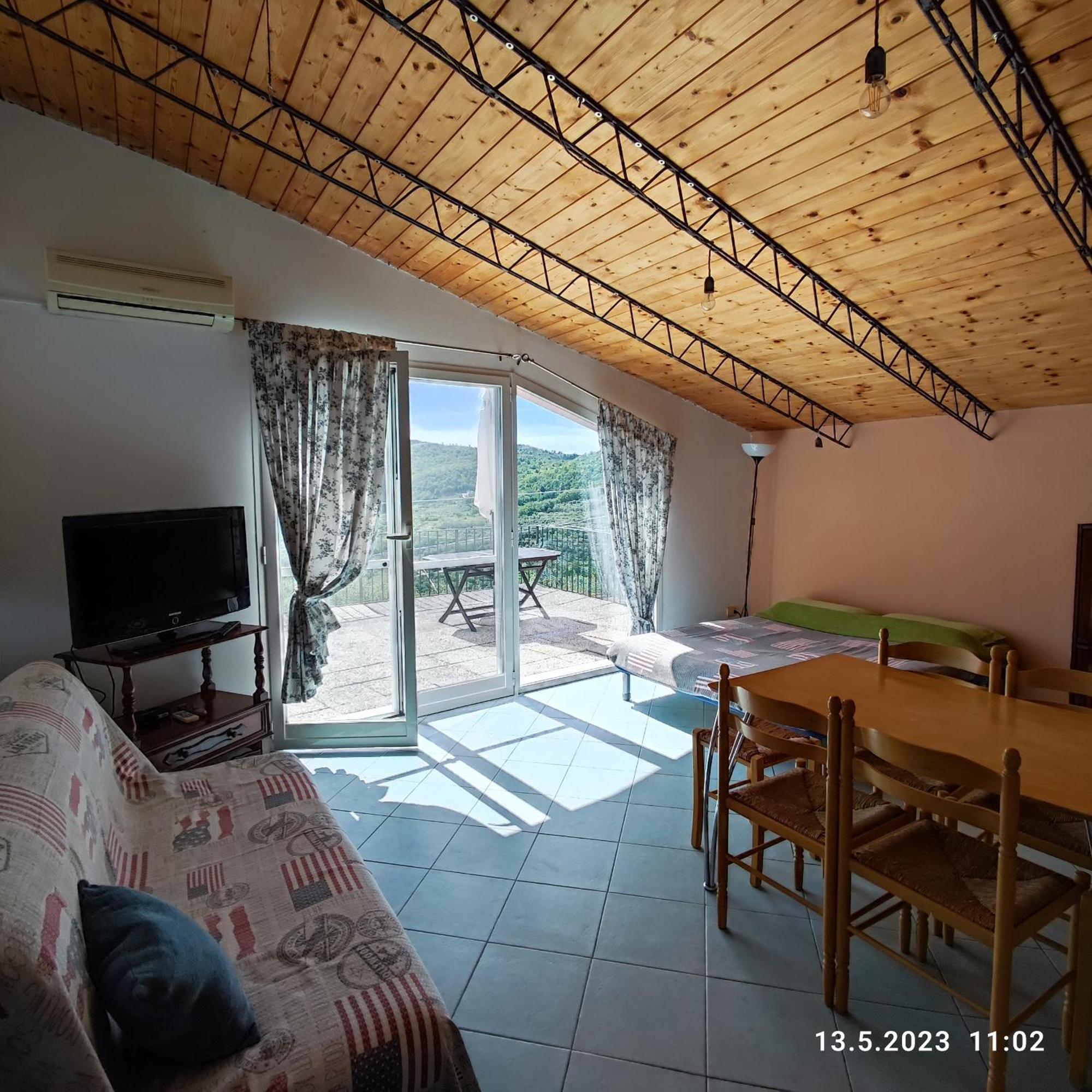 Villa Berio Due - Tuija Villa Viani Bagian luar foto